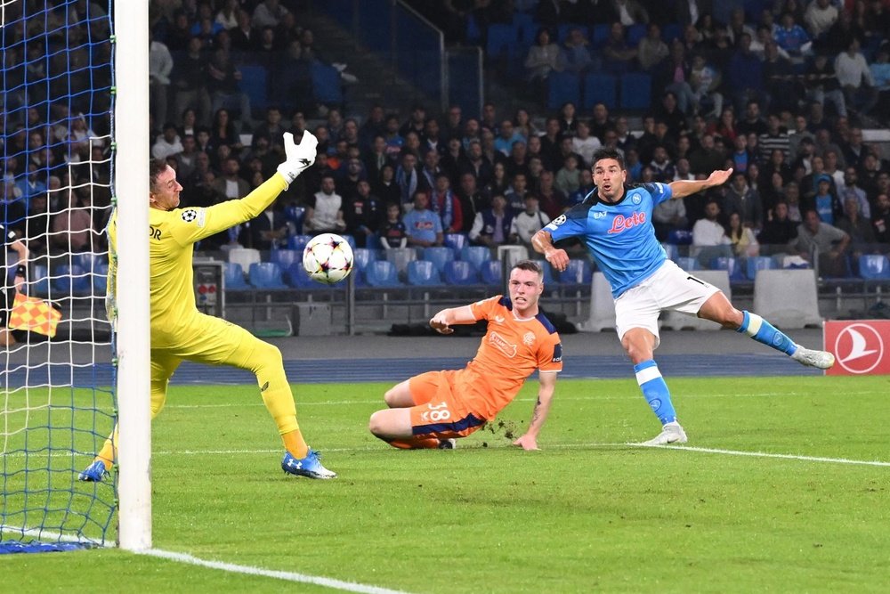 Ninguém é capaz de parar o Napoli na Champions. AFP