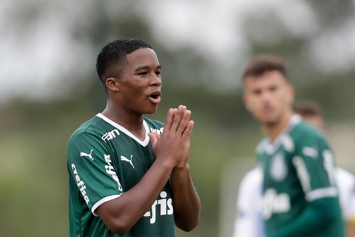Endrick only thinks about giving his best at Palmeiras. EFE