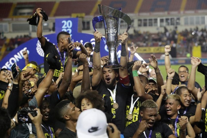 CAI se corona en Panamá ante Universitario