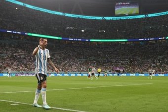 O jogador argentino Di María concedeu uma entrevista à ´TyC Sports´ e confirmou abertamente, que não participará dos Jogos Olímpicos caso a ´Albiceleste´ participe. Por outro lado, o ´Fideo´ não escondeu o sonho que tem de ganhar uma Copa Libertadores com o Rosario Central.
