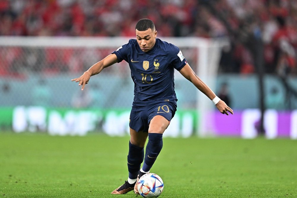 Mbappe stole the show against Poland. EFE