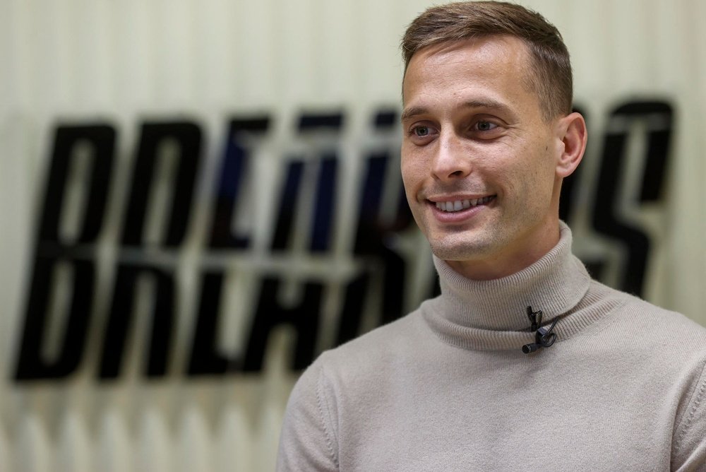 El jugador cántabro Sergio Canales inauguró este viernes en Valencia un gimnasio-clínica de recuperación y superación deportiva, una idea en la que según explicó a EFE ha querido volcar todas las experiencias que ha vivido para superar las graves lesiones que ha tenido en su carrera.EFE/Kai Försterling