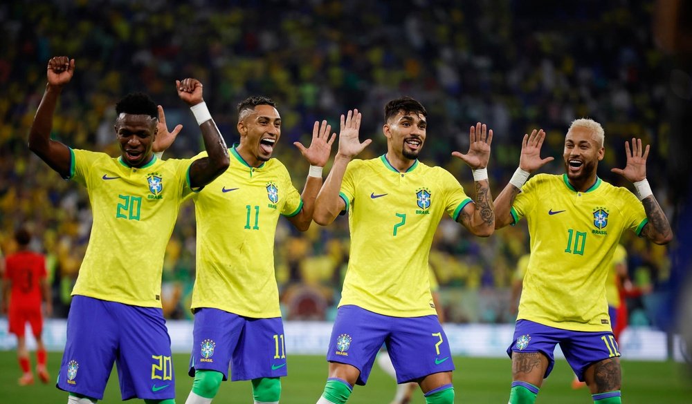 Menezes se llevará a 5 debutantes con Brasil. EFE