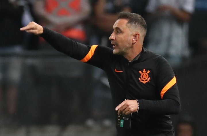 Presidente do Corinthians detona Vitor Pereira: 