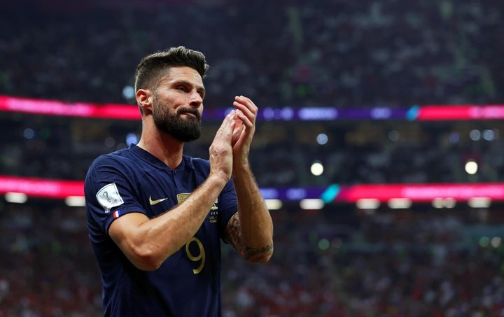 Giroud could miss World Cup final with knee problems