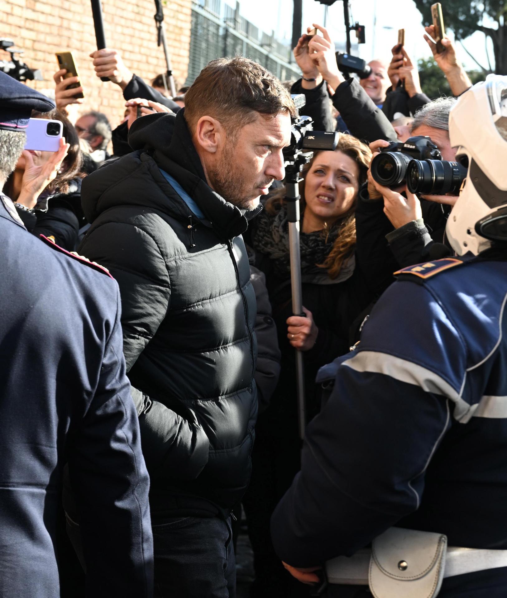 Totti, Mancini y más de 2.000 personas despidieron a Mihajlovic en su funeral