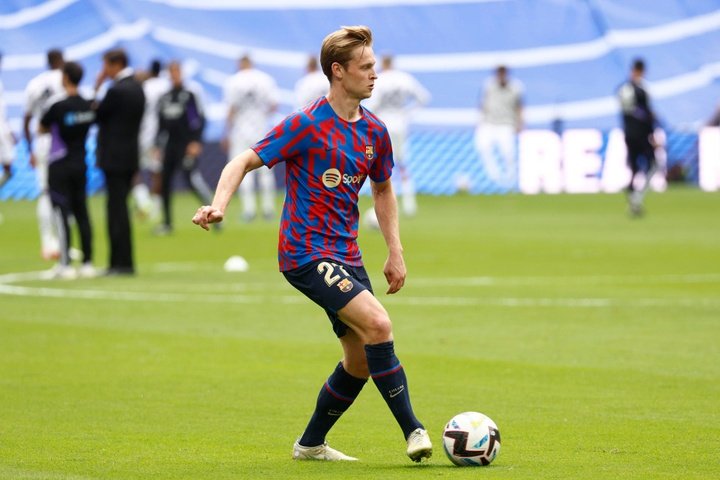 O Barça confirmou a lesão muscular de De Jong