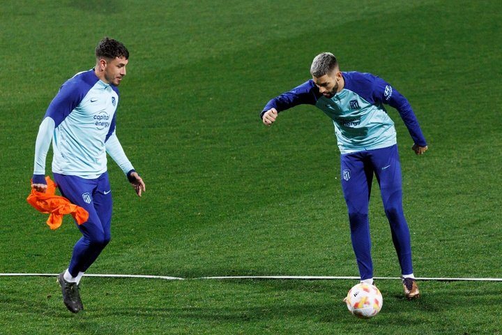 Gimenez, Barrios and Carrasco, absent in training session before Almeria clash