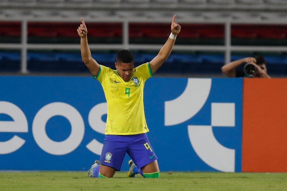 Vitor Roque scored two goals and provided one assist in the South American U20. EFE