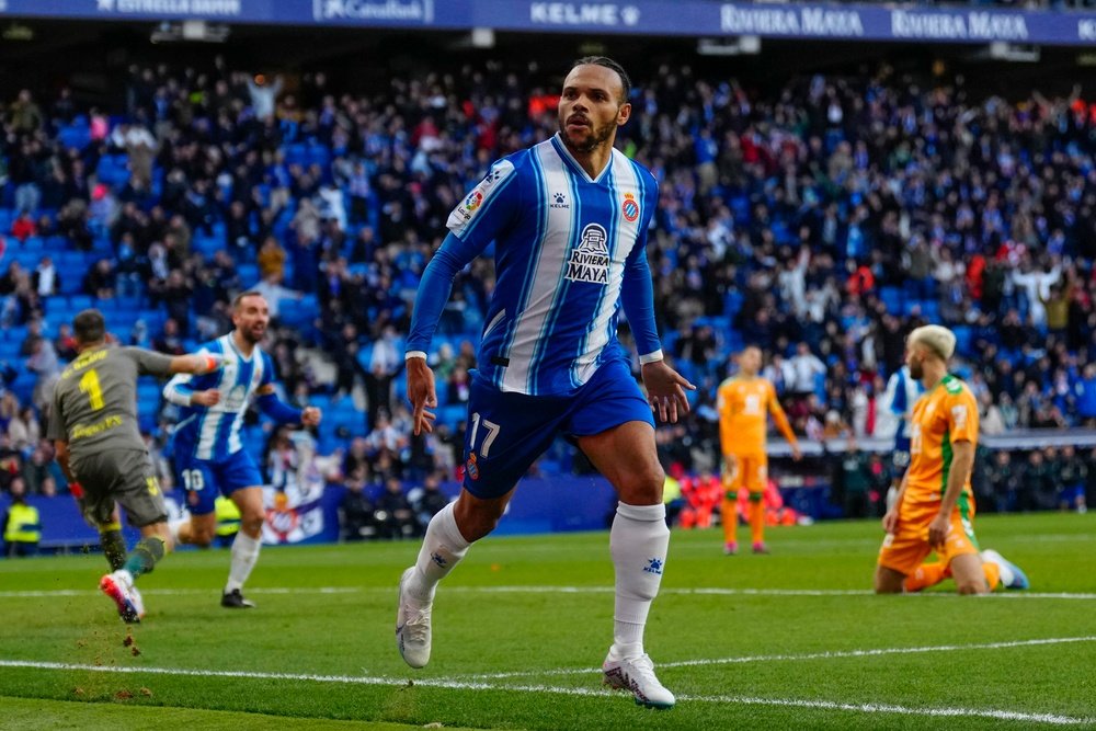 Martin Braihtwaite left Barcelona and Espanyol to sign for Gremio. EFE