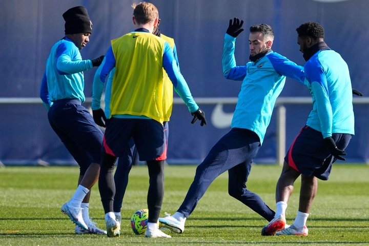 Barca trained without Bellerin: defender bid farewell to teammates