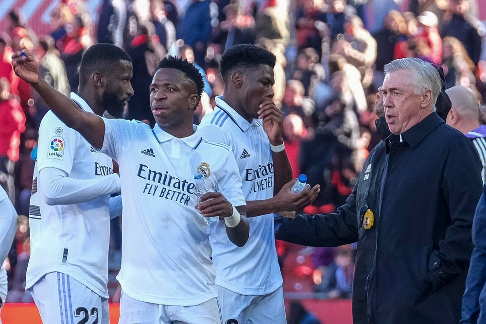 Carlo Ancelotti came out in defence of Vinicius. EFE