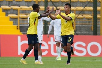 Gracias a un gol en el minuto 91, Ecuador igualó 1-1 ante Venezuela en la penúltima jornada del Sudamericano Sub 20 y posibilitó la clasificación de Colombia al próximo Mundial de Indonesia. La 'Vinotinto' y la 'Tri' buscarán el pase en la última jornada.