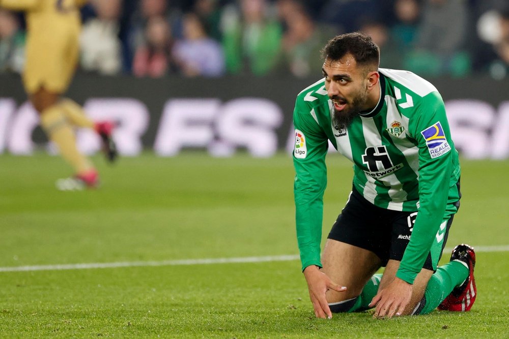 Borja Iglesias será baja en las filas béticas. Captura/MovistarLaLigaTV