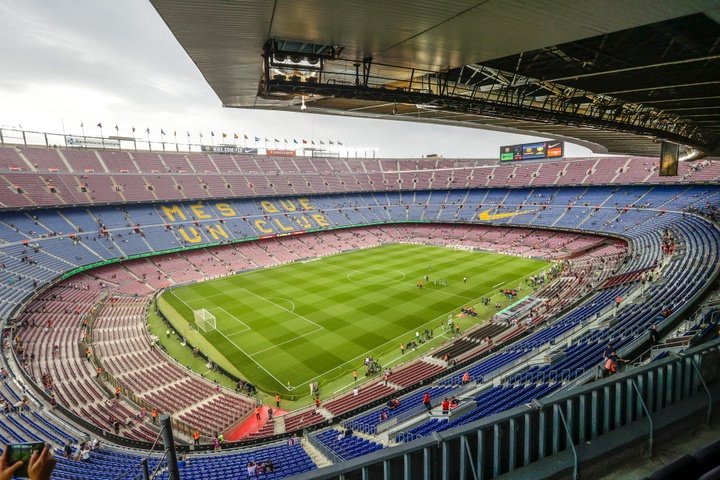 'El País': FIFA y UEFA podrían sancionar al Barça por el 'caso Negreira'