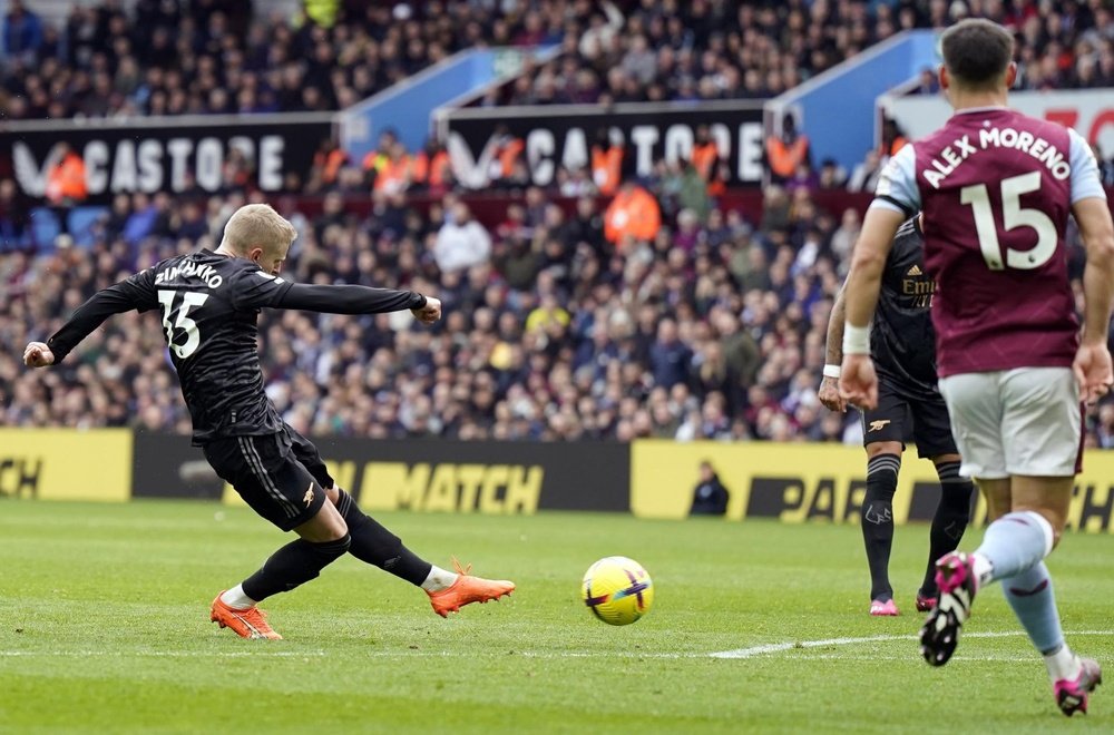 Arsenal won a cracking Premier League clash with two late goals. EFE