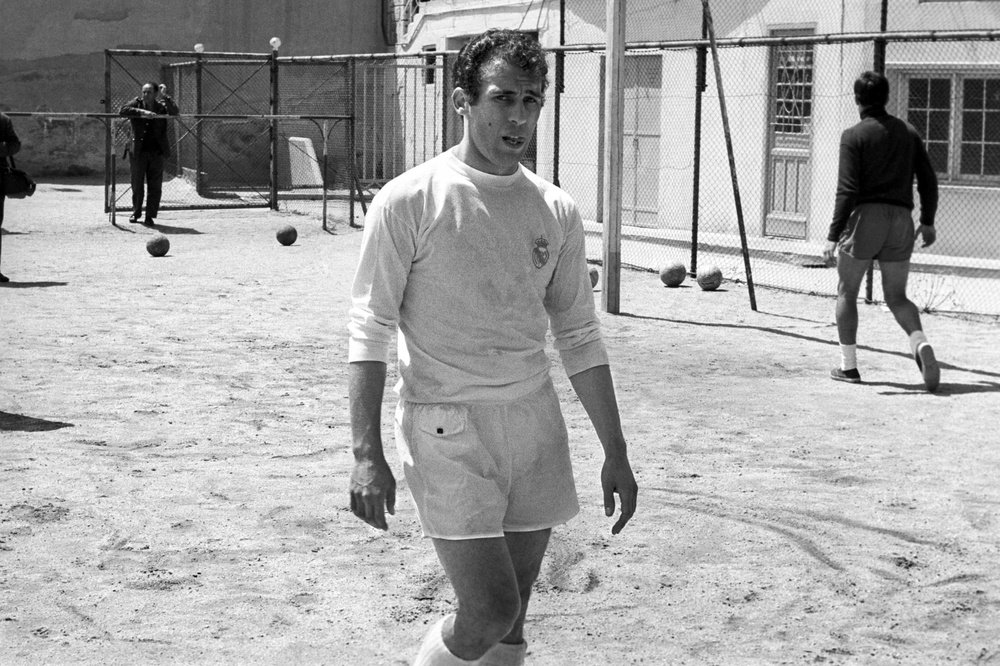José Martínez 'Pirri' recordó al difunto Amancio Amaro. EFE