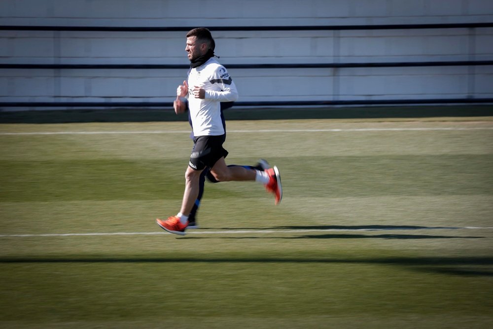 Valencia put their rivalry with Levante behind them and extended their hand. EFE