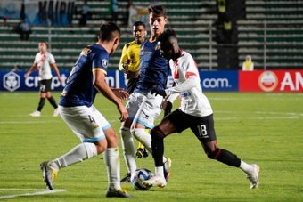 El Magallanes chileno consiguió este jueves su pase a la tercera fase de la Copa Libertadores con un contundente 1-3 a domicilio ante el boliviano Always Ready, en los 3.650 metros de altitud del estadio Hernando Siles de La Paz.