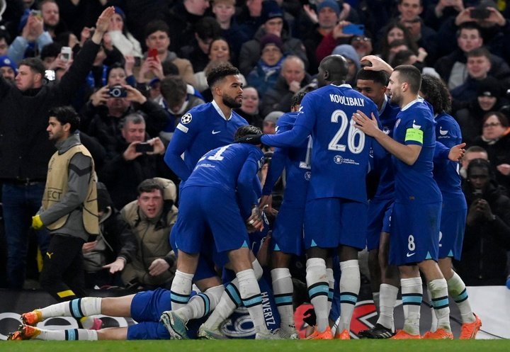 A camisa pesa e o Chelsea vira para cima do Dortmund