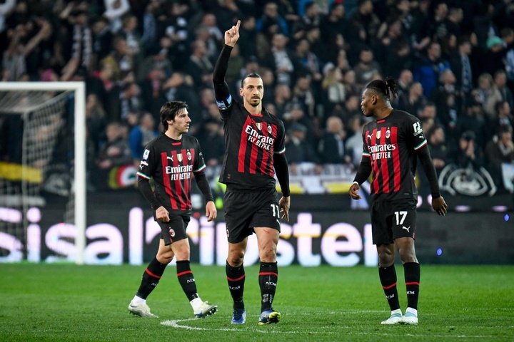 Ibrahimovic sofre nova lesão e desfalca o Milan