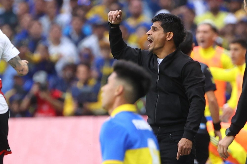 Ibarra dejó de ser el entrenador de Boca. EFE