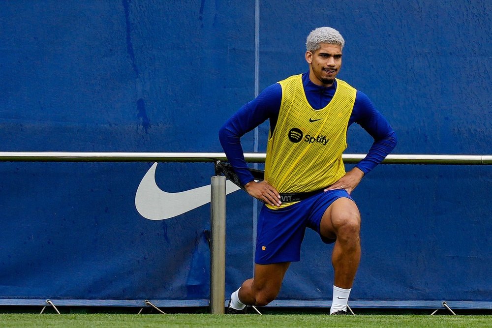 Araujo back in training. EFE