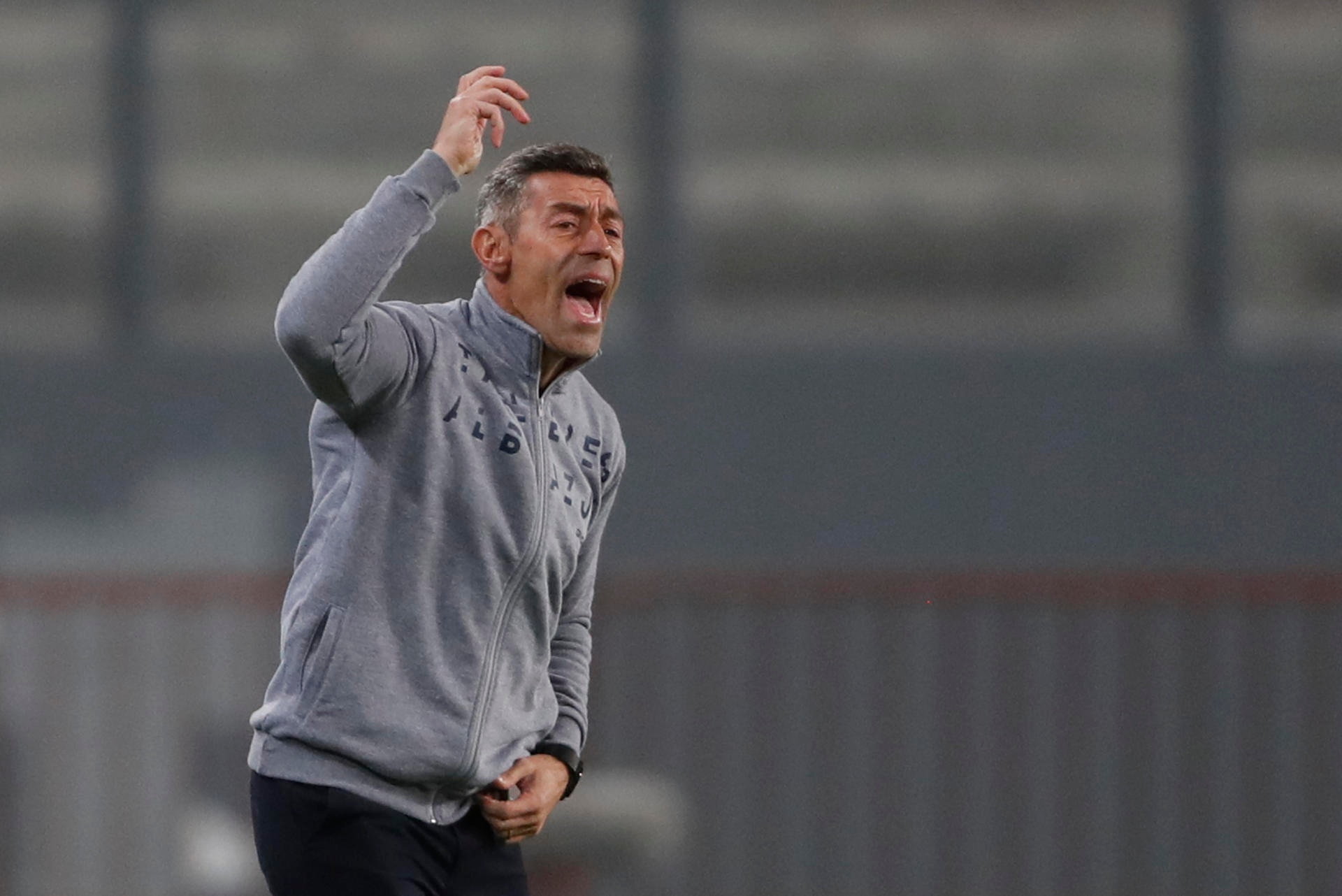 Notícias destacadas do futebol brasileiro no dia 14 de abril de 2025. EFE/Paolo Aguilar