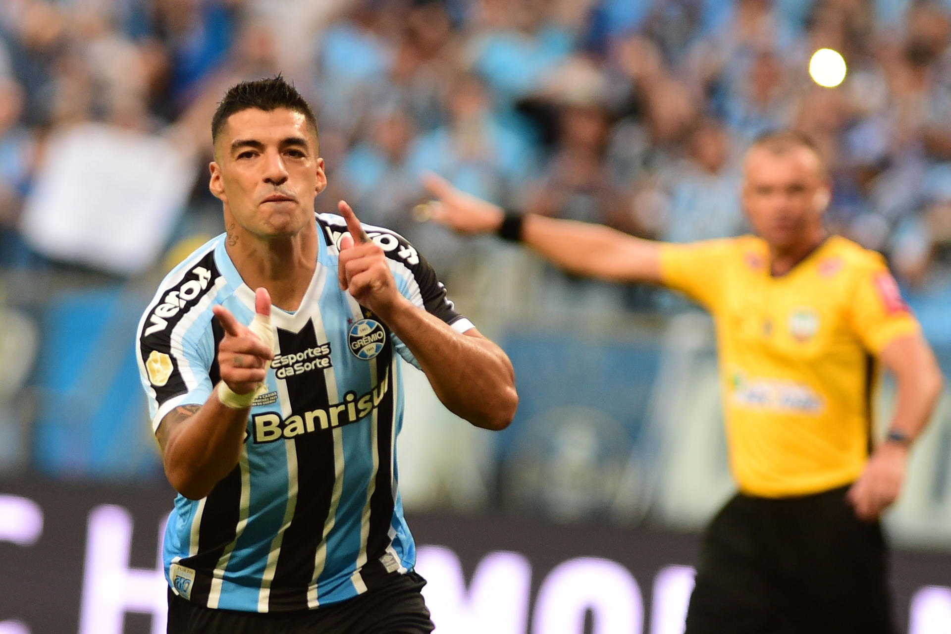 Vitor Roque: 'I'm like Luis Suarez. I want to play for Barca' - Football