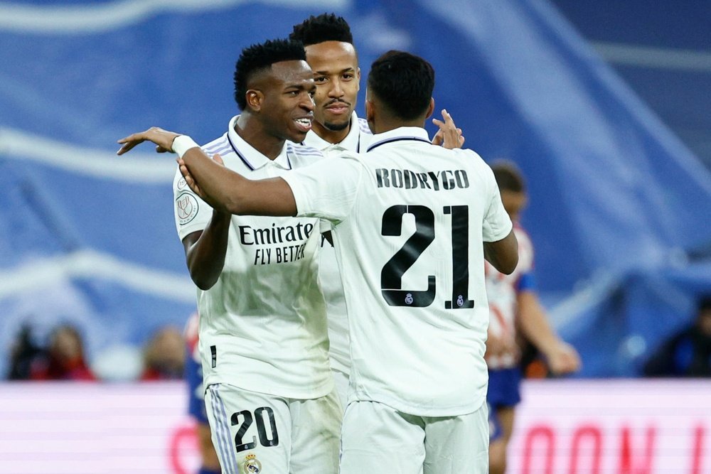 Vinicius y Rodrygo se unieron a Militao. EFE