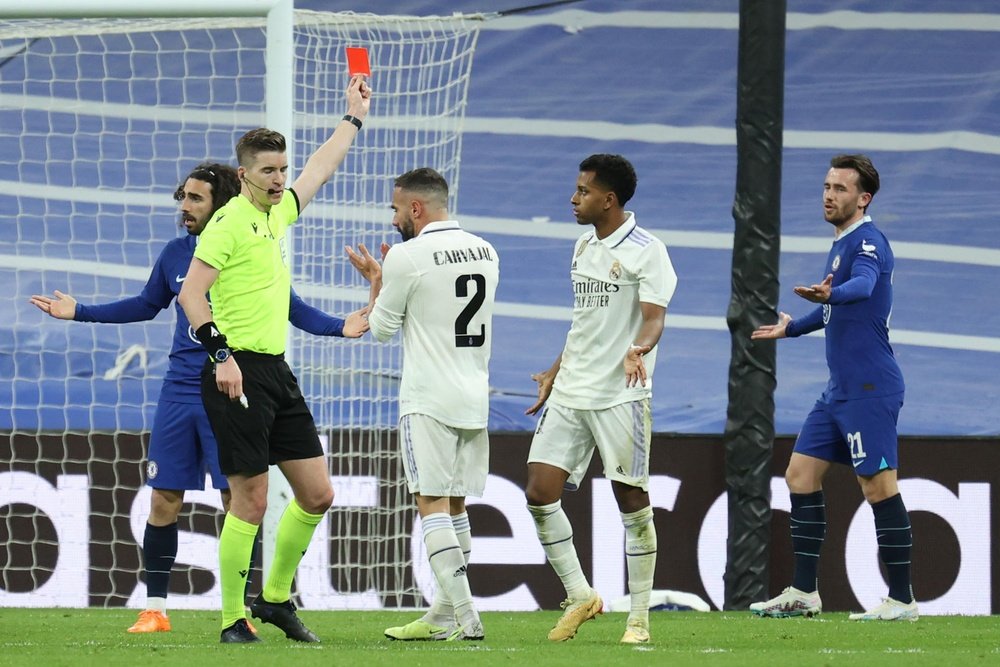 Chilwell was shown a straight red card for grabbing Rodrygo. EFE