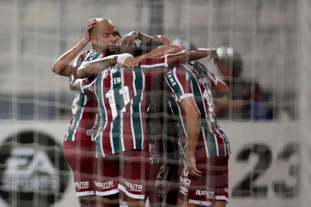 Fluminense dormirá como líder del torneo. EFE