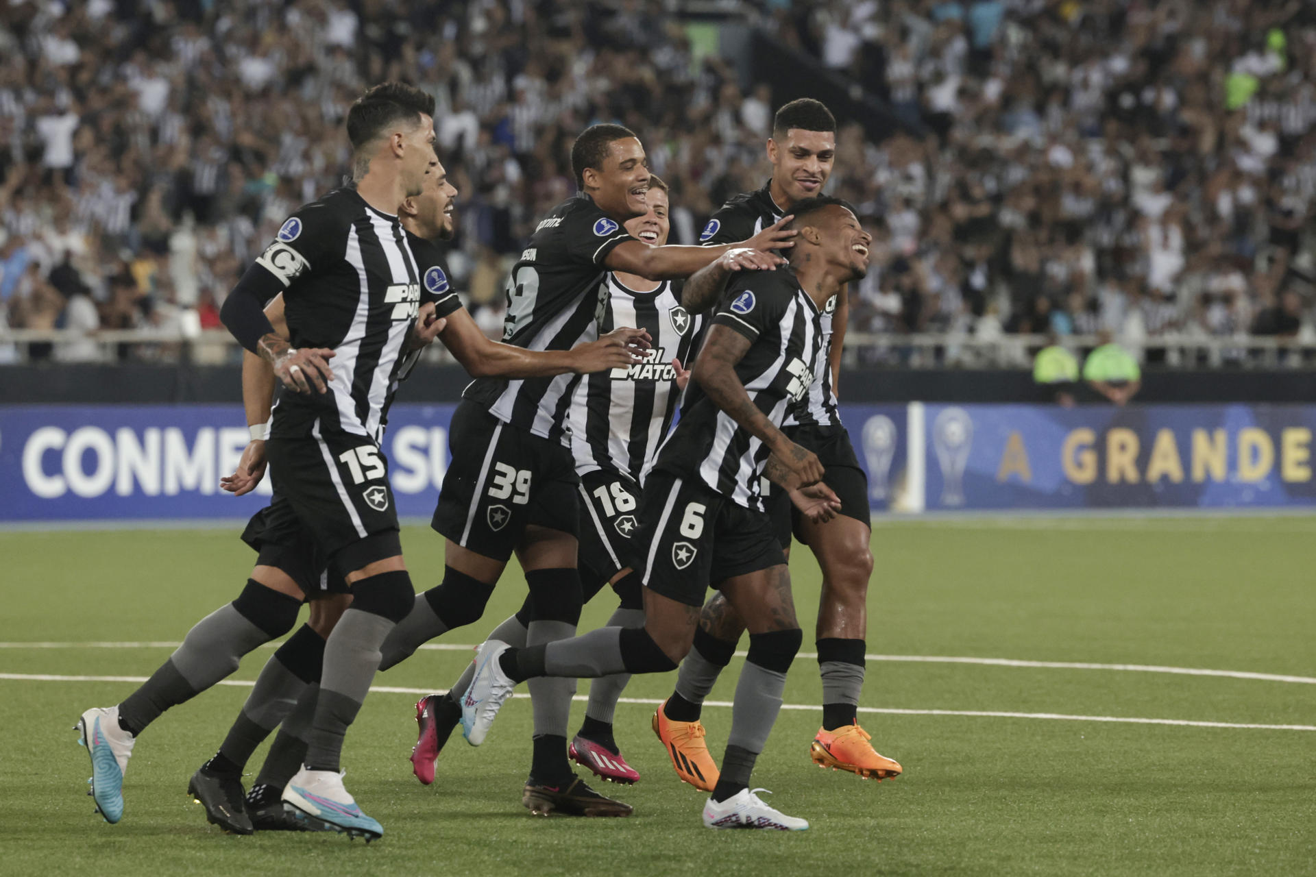 Botafogo é o primeiro time a chegar aos 39 pontos no primeiro