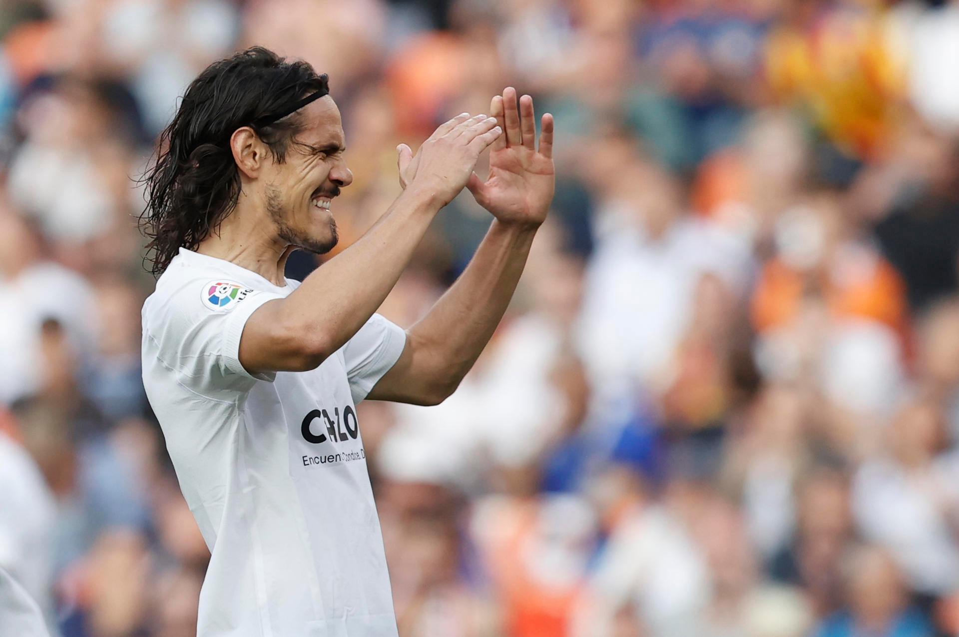 Cavani will try to terminate his contract with Valencia. EFE