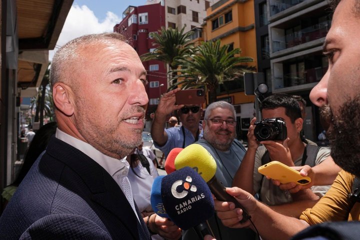 La Fiscalía se querella contra el presidente de Las Palmas por el 'caso mascarillas'