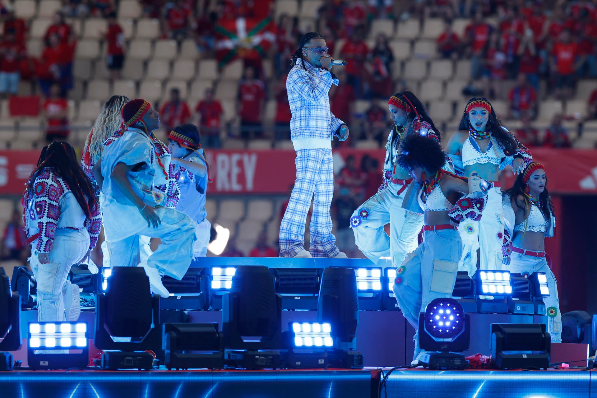 Ozuna fait le show avant la finale de la Coupe du Roi