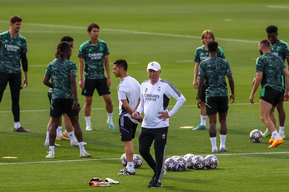 Nico Paz, Gonzalo García y Mario Martín, en la lista del Real Madrid. EFE