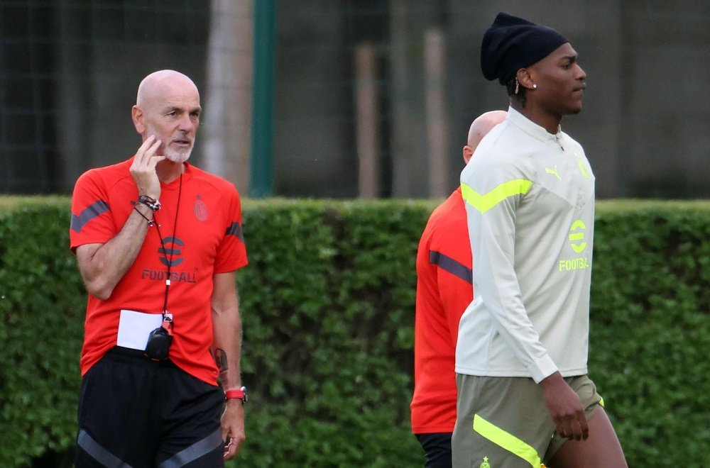 Leao could make the squad on Tuesday. EFE