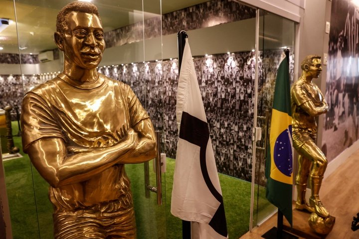 Arde la casa de Pelé: Santos desciende por primera vez en 115 años