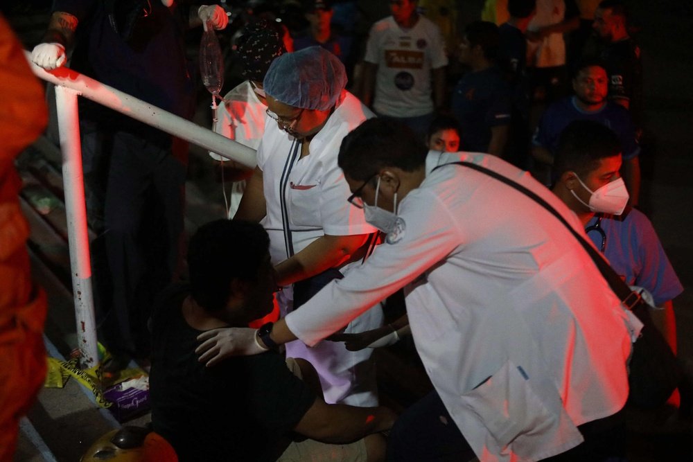 El fútbol llora la tragedia en El Salvador. EFE