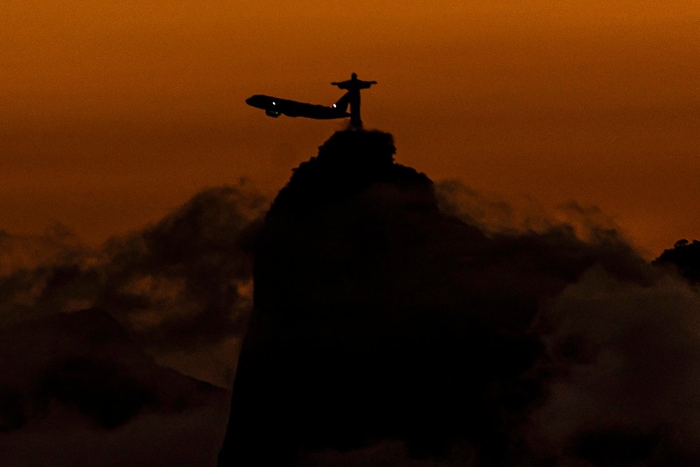 Apagado el Cristo Redentor en apoyo a Vinicius. EFE