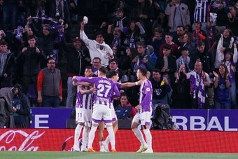 Real Valladolid e Barcellona si sono confrontati allo stadio José Zorrilla per la 36ª giornata de LaLiga. I padroni di casa hanno riportato un'inaspettata vittoria per 3-0, nutrendo il sogno salvezza, quando mancano solo due partite alla fine del campionato spagnolo.