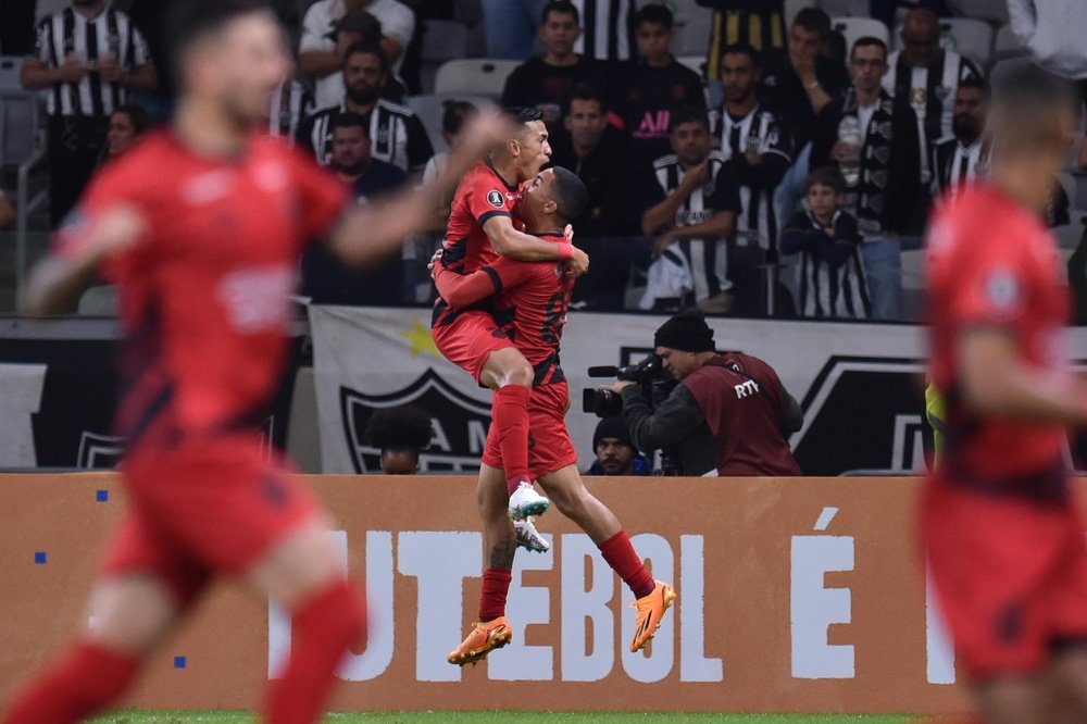 Santana hace tropezar a Botafogo. EFE