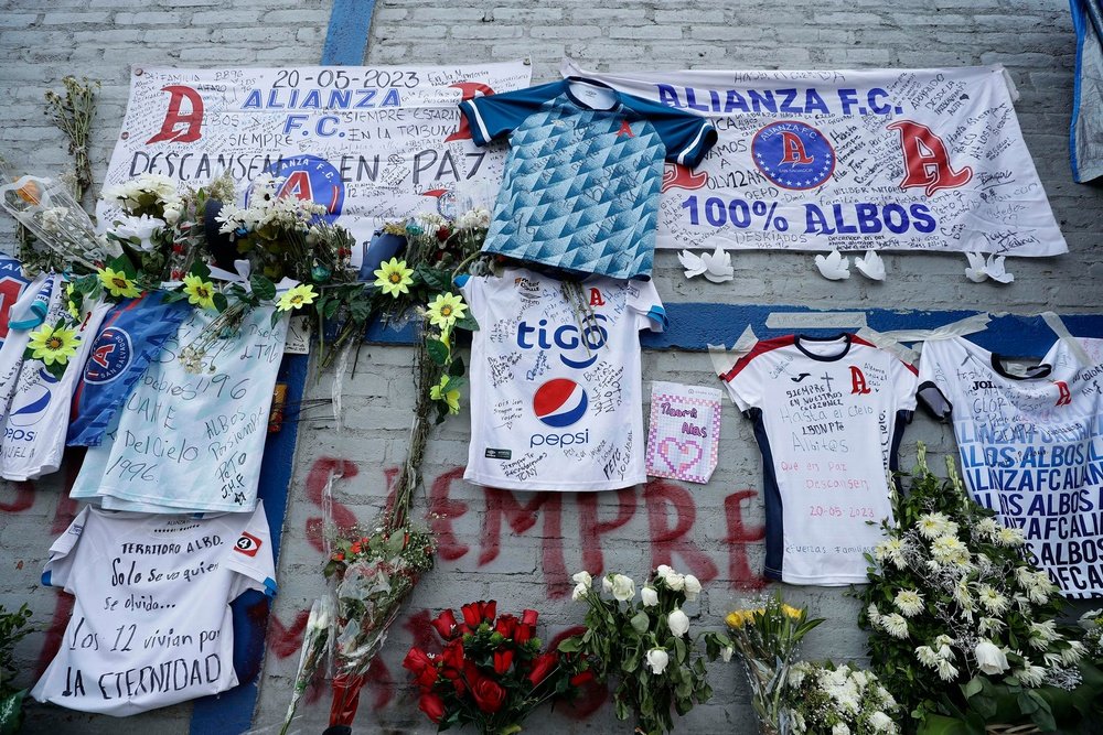 Over 10 people died in the tragedy at the stadium. EFE