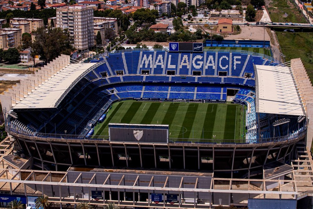 El Málaga empieza el 2025 con otro llenazo. EFE