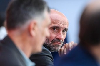 El director general deportivo del Sevilla FC, Monchi, tentado por los millones de libras de la Premier, puede marcharse al Aston Villa junto a Unai Emery. EFE/ Raúl Caro
