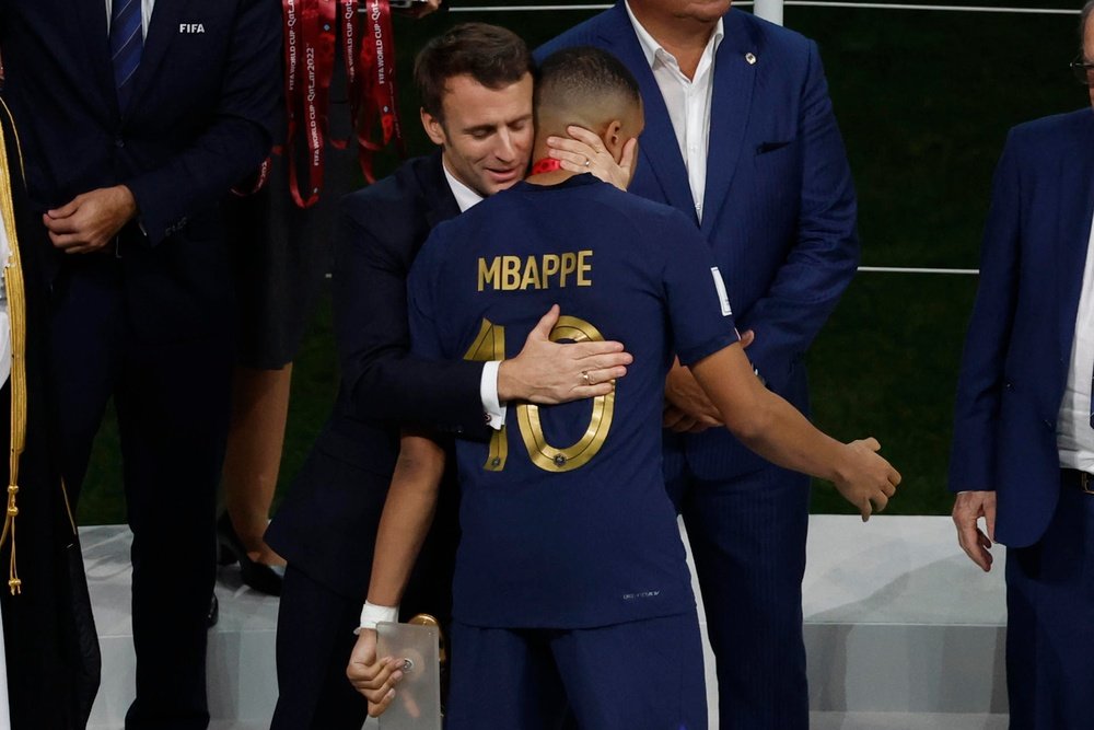 Macron espera ver en los Juegos a Mbappé. AFP
