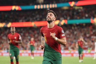 Vainqueur de la Slovaquie (1-0) vendredi, le Portugal se rapproche un peu plus de la qualification vers l'Euro 2024 en Allemagne. Bruno Fernandes est l'unique buteur de la rencontre, le jour de ses 29 ans.