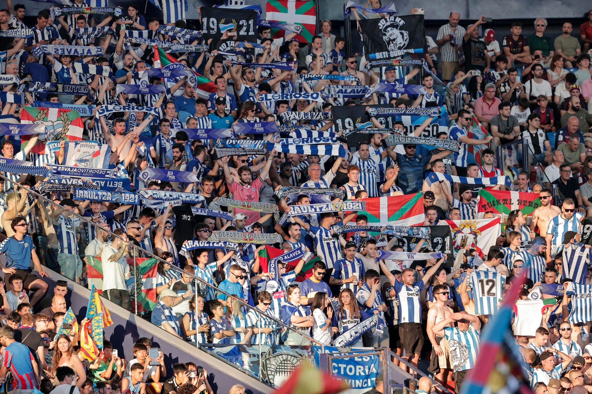 El Alavés se harta de abrir la jornada