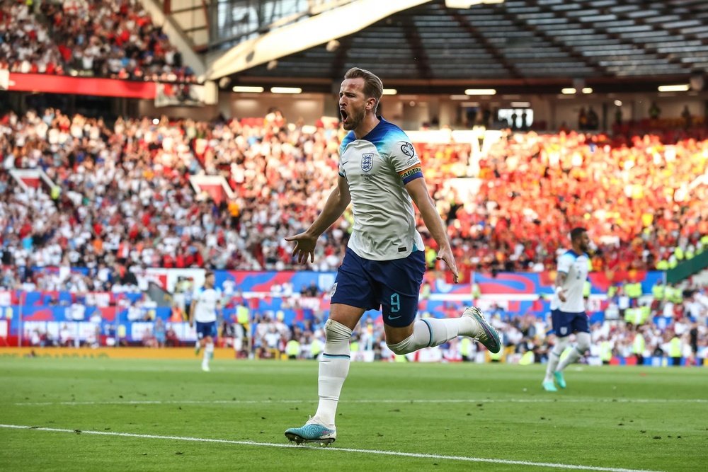 Spurs do not want to sell Kane to another Premier League team. EFE